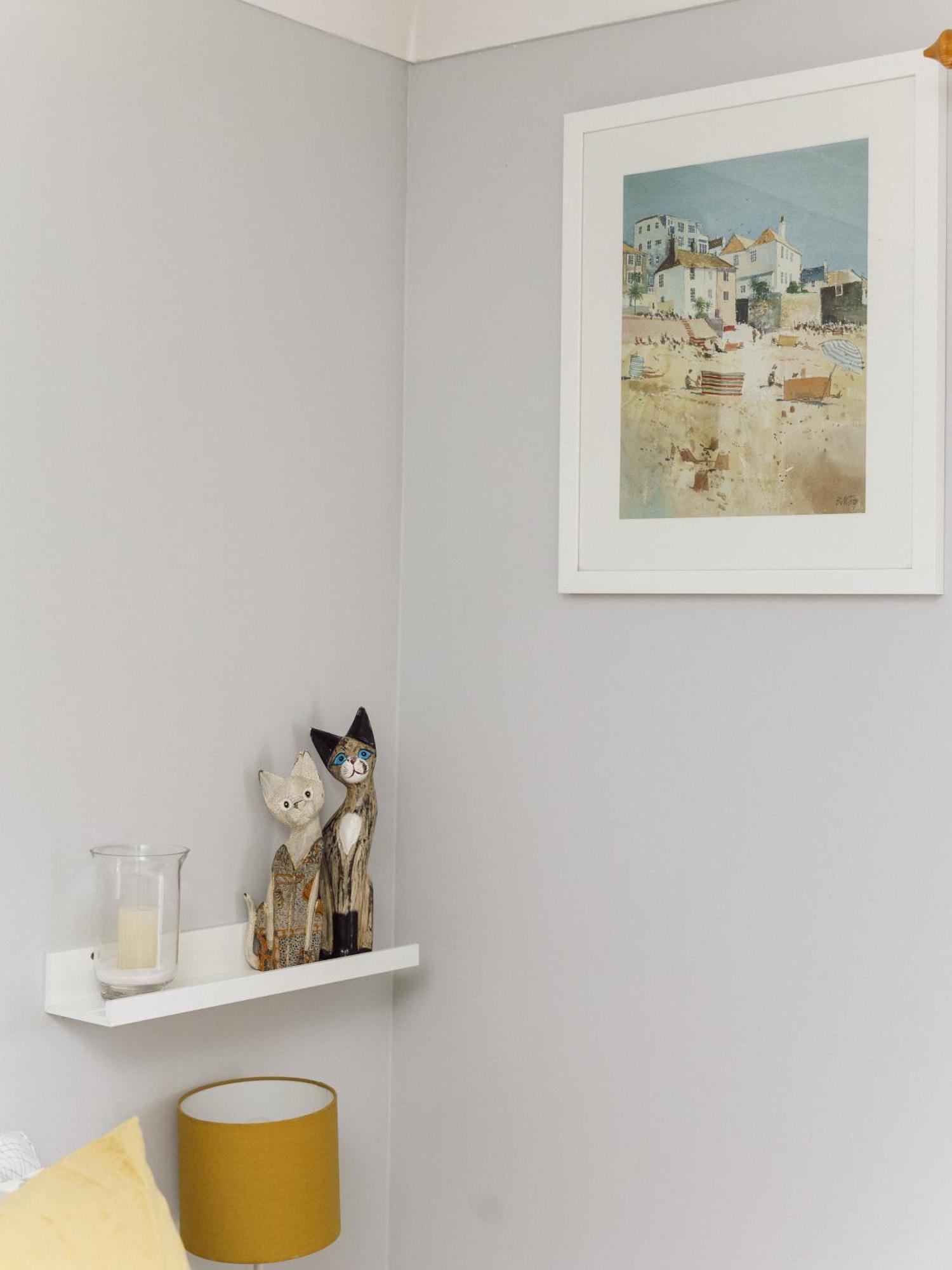Beautiful Apartment In Guildford With Parking Send Экстерьер фото