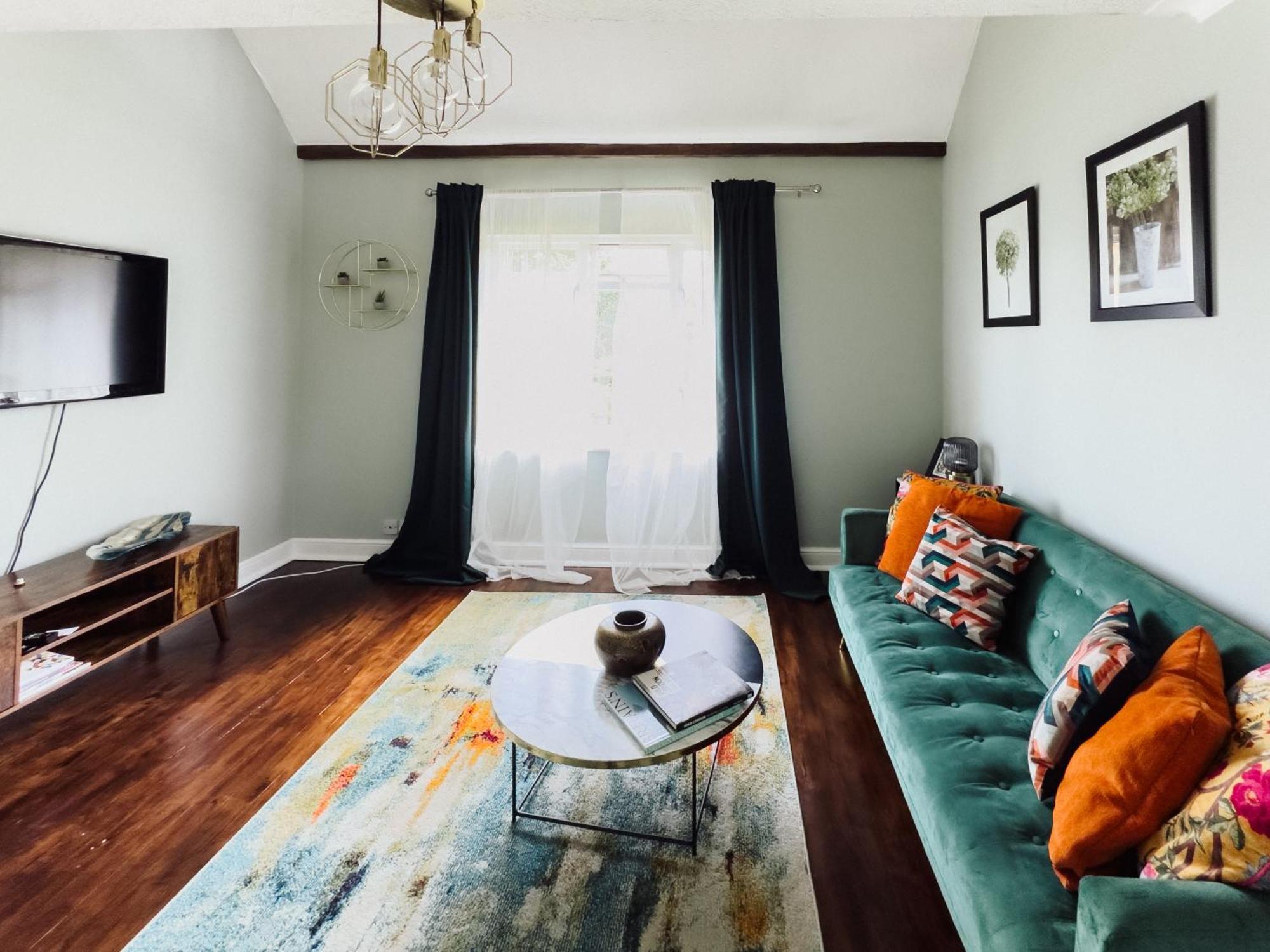 Beautiful Apartment In Guildford With Parking Send Экстерьер фото